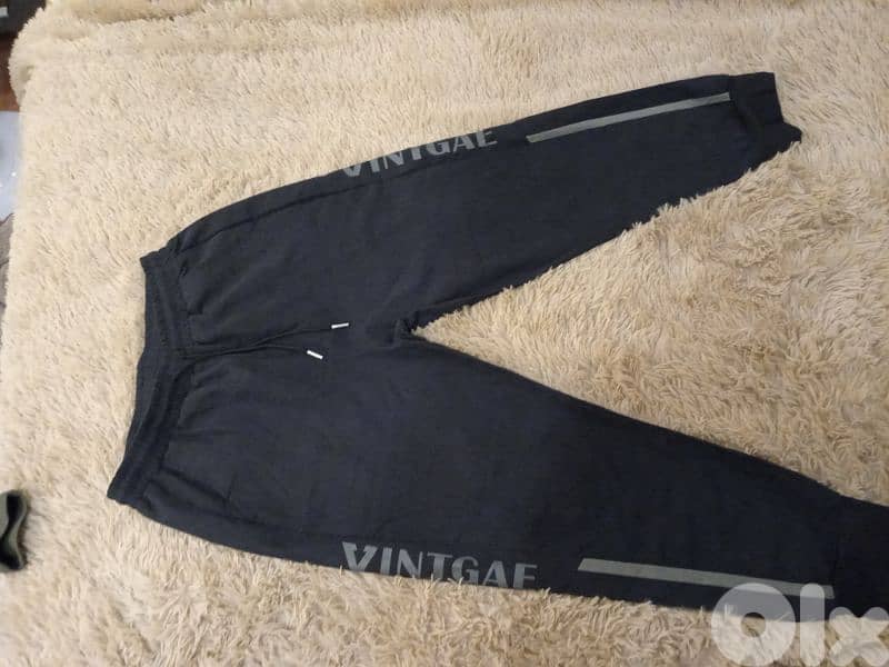 ملابس جديدة يوجد 100قطعة بارخص الاسعار 17