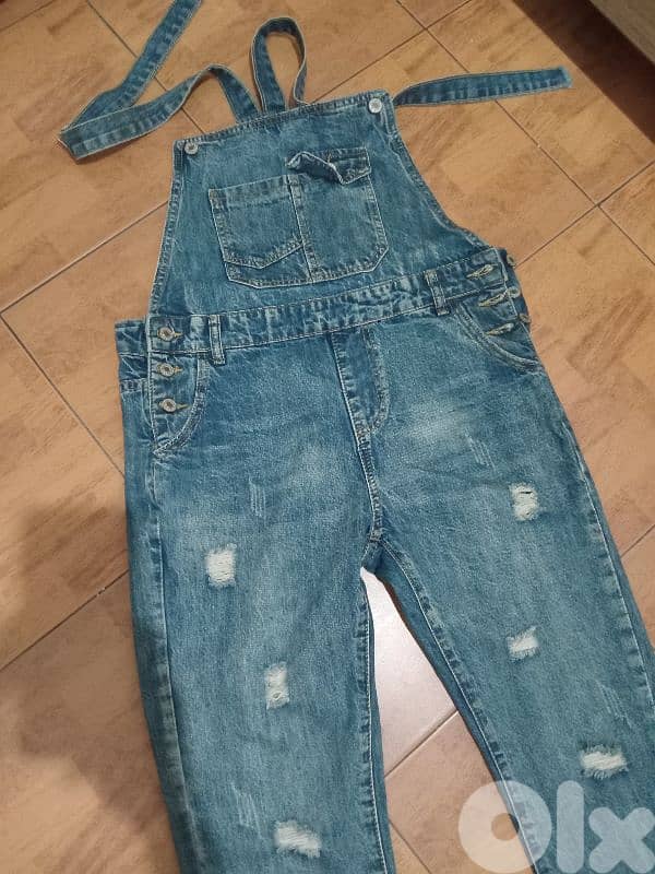 ملابس مشكلي كلو جديدة يوجد 100قطعة 0