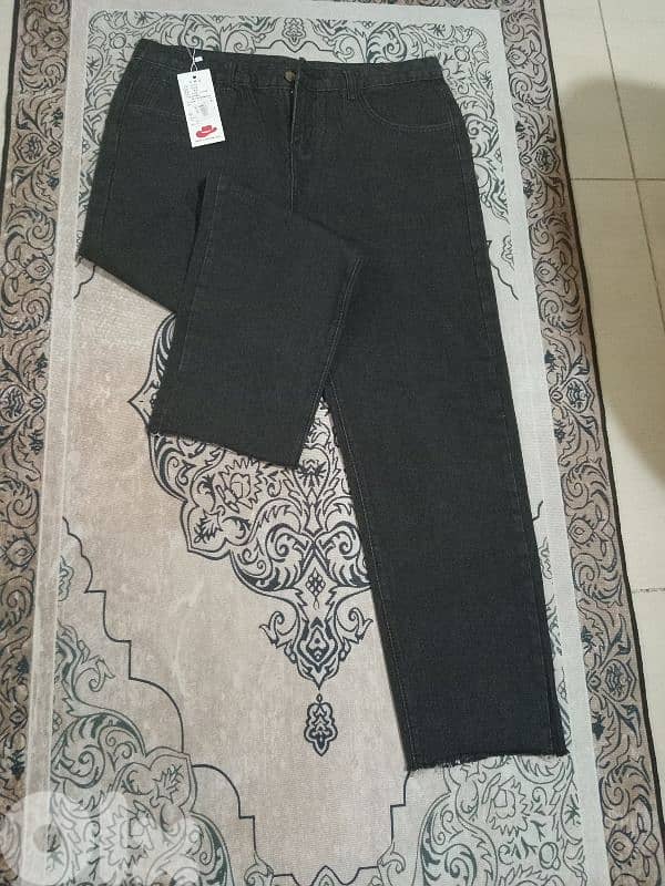 ملابس مشكلي كلو جديدة يوجد 100قطعة 2