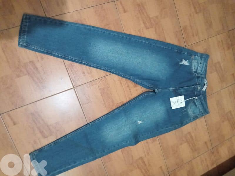 ملابس مشكلي كلو جديدة يوجد 100قطعة 3