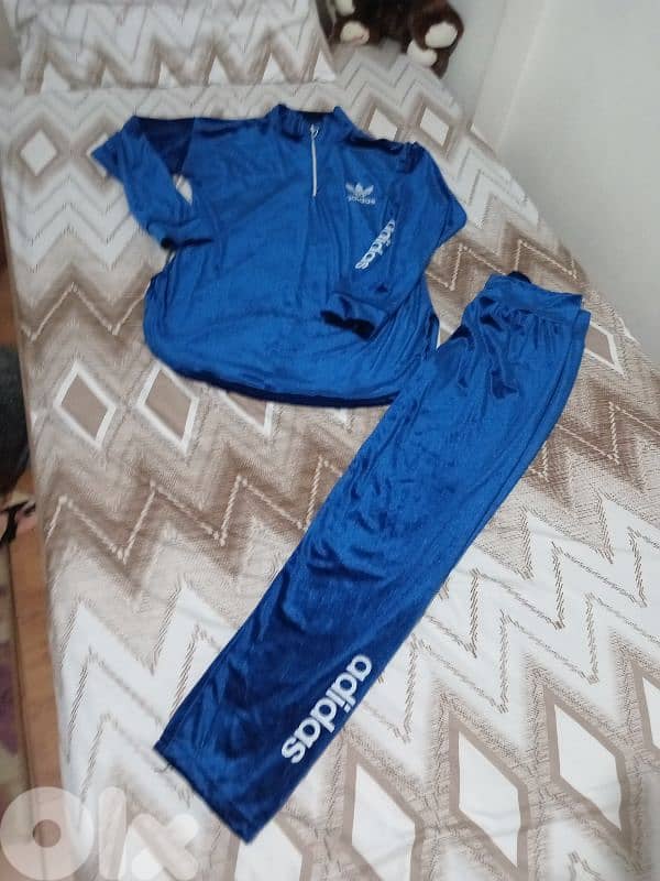 ملابس مشكلي كلو جديدة يوجد 100قطعة 12