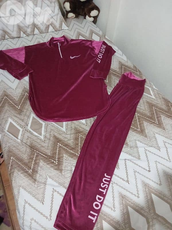 ملابس مشكلي كلو جديدة يوجد 100قطعة 13