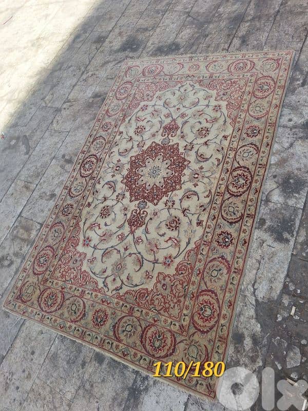 سجادة عجمية اصفهان حرير حياكة يد ناعمة جدا قياس ١١٠/١٨٠سم 1