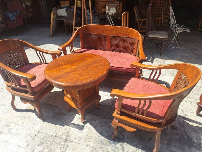 طقم صالون مميز خشب ورد رائع جدا مقشش يدوي مع طاولة وسط انتيك 0