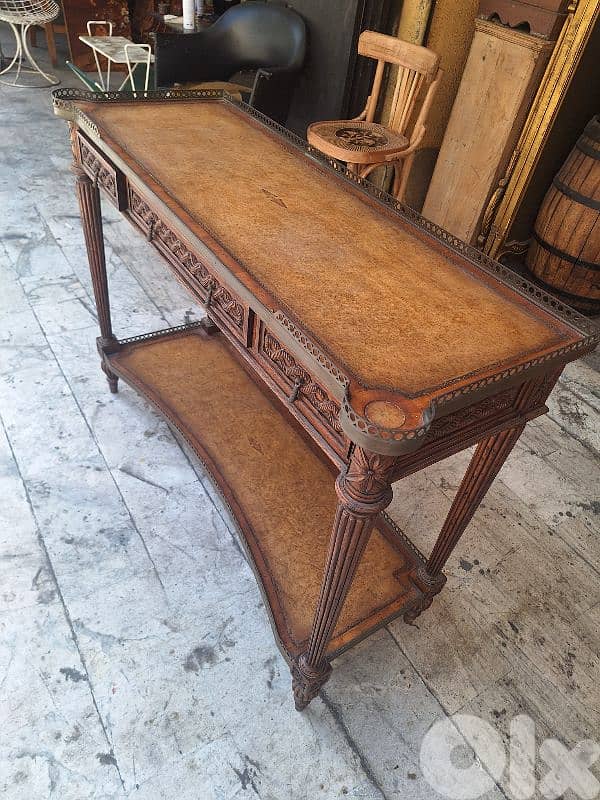 طاولة ديسير او كونسول فرنسي خشب سنديان رائع جدا ومميز انتيك قديم 4