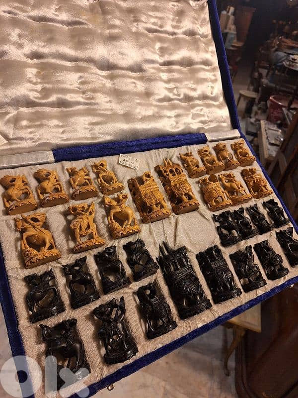 Chess set Sandal wood and ebony wood handmade Indian mythology Statue 3
