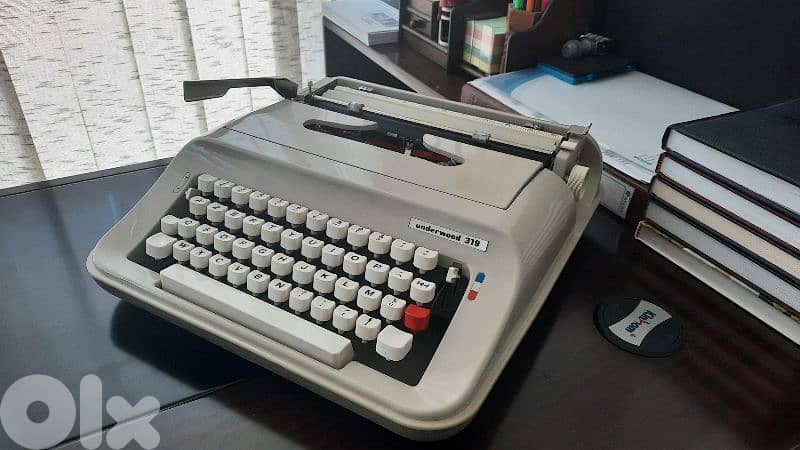Underwood Vintage Typewriter آلة كاتبة 2