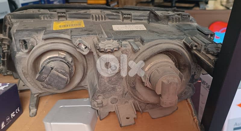 Bmw 325i-328i-330 front lights both for 80$ original 1