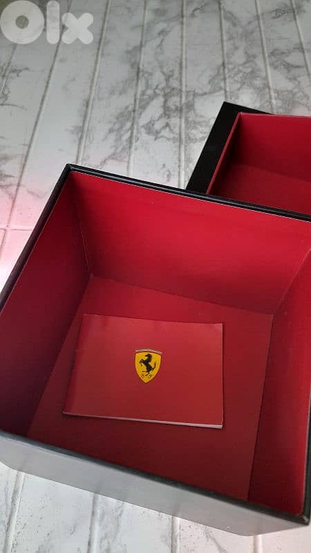 Ferrari scuderia with its box 2