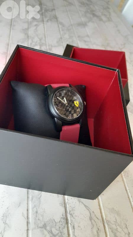 Ferrari scuderia with its box 1