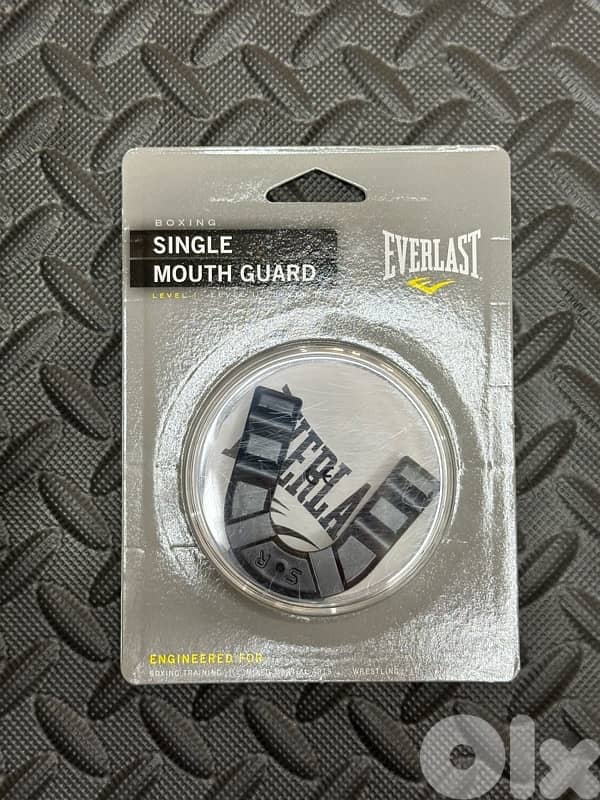 Everlast single mouth guard 1