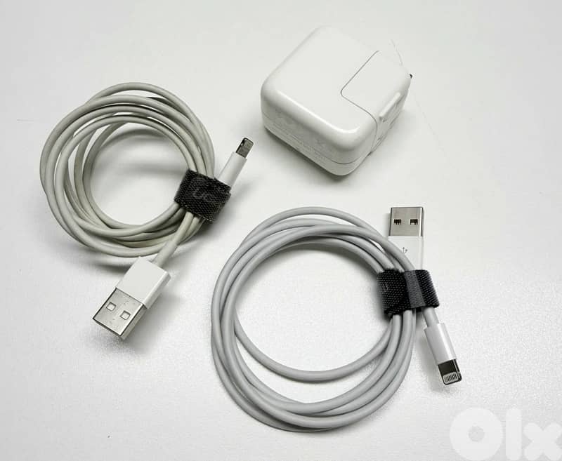 iPhone 12 Pro Max 256GB - Black | AirPods and EarPods 6