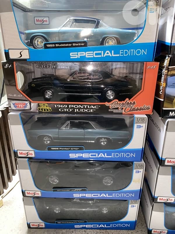 diecast muscle cars series scale 1/18 ford corvette many other 16