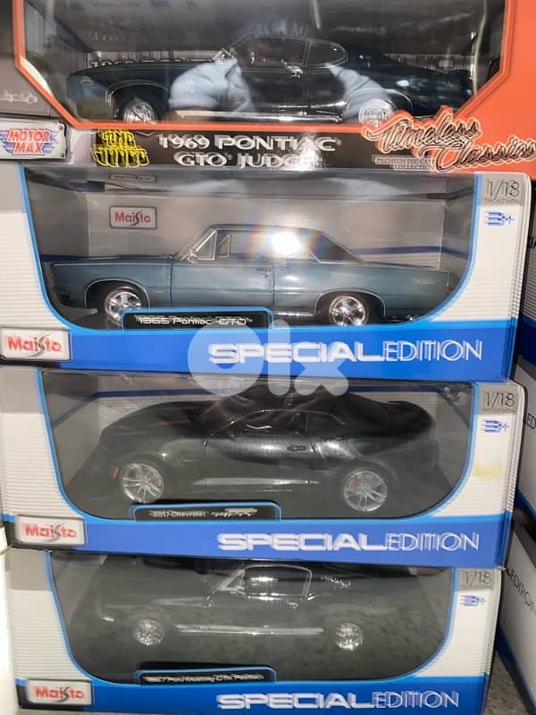 diecast muscle cars series scale 1/18 ford corvette many other 17