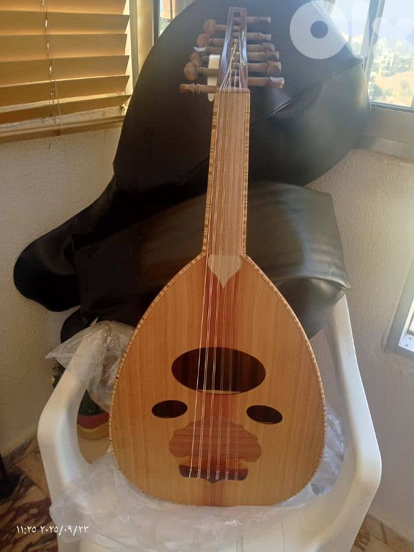 عود زرياب0 جديد مع حقيبة وريش بسعر110$ بدل 175 أفضل سعر بالسوق 0