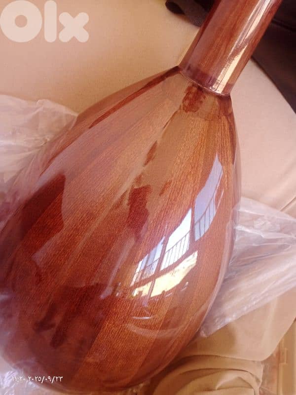 عود مميز بسعر مميز 110$ فقط ومع شنطة  وريش وجديد أفضل الأسعار بالسوق 5