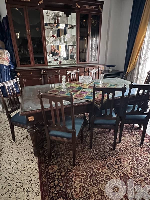 living room and dining table 4