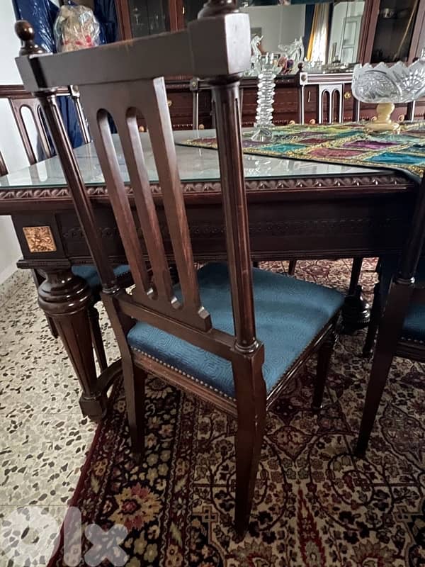 living room and dining table 6