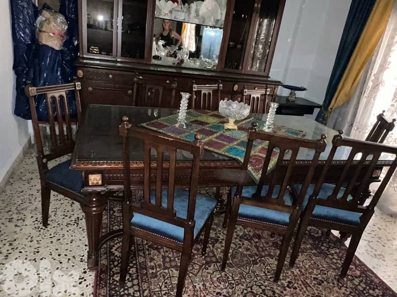 living room and dining table 8