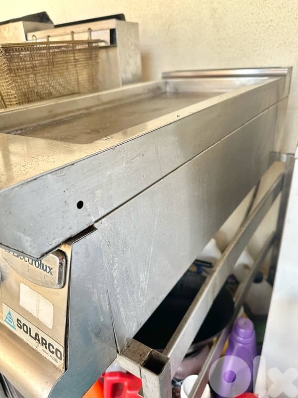 fryer’s and girll with stand 4