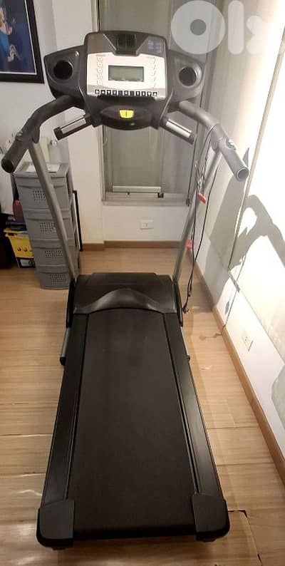 Z8 Treadmill foldable barely used.  Excellent condition.