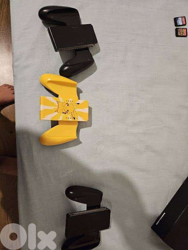 nintendo switch in perfect condition 300$ with to games 0