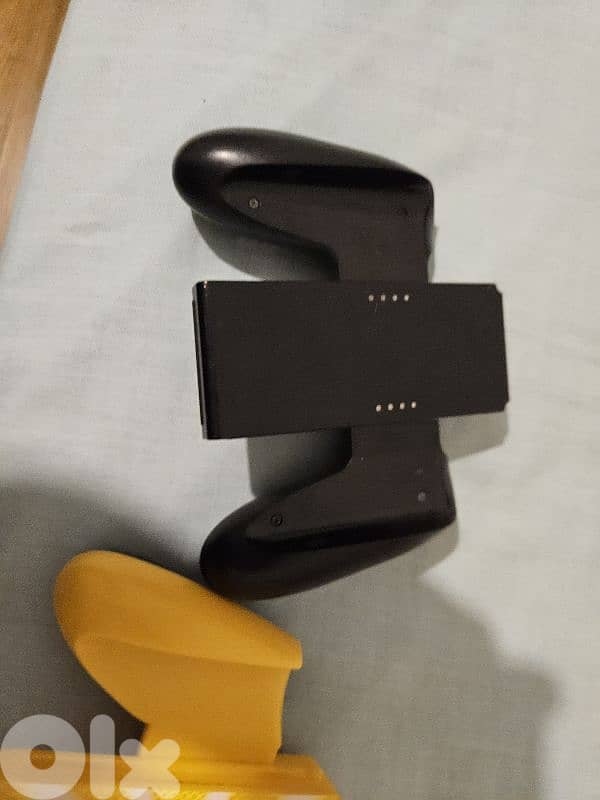 nintendo switch in perfect condition 300$ with to games 1