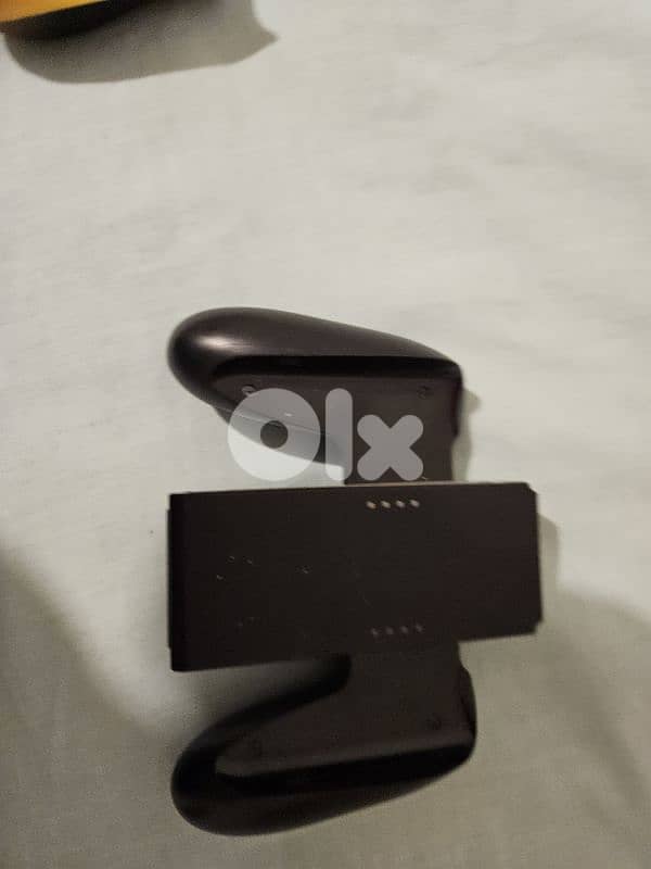 nintendo switch in perfect condition 300$ with to games 3