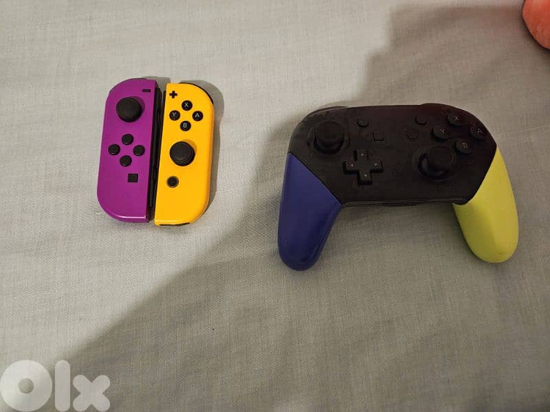 nintendo switch in perfect condition 300$ with to games 5