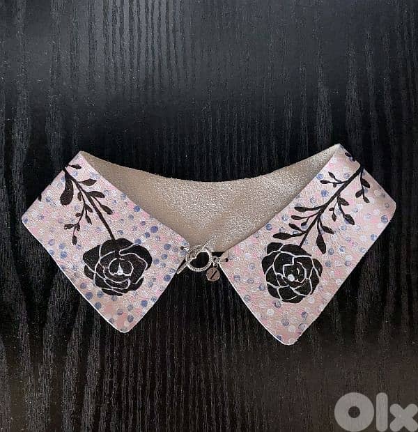 Real leather handpainted collar, unique piece. 1
