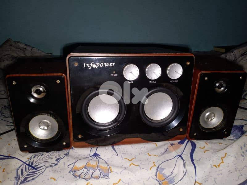 loud speakers. 0