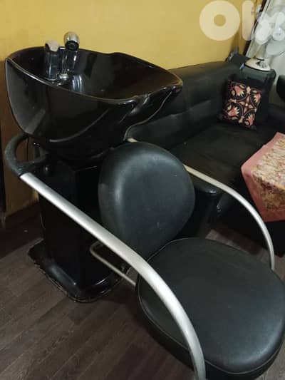 shampoo chair with sink