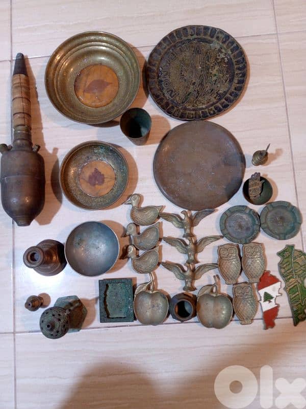 مجموعة نحاسيات أنتيك 0