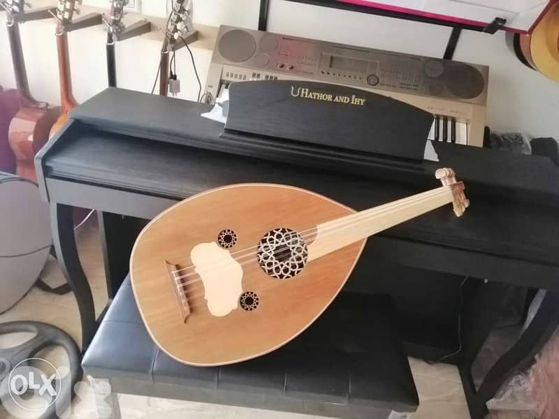 عود صوت مميز الوج ارز كندي والظهر جوز وزين 0