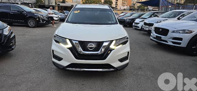 Nissan Rogue 2017 f. o sunroof ABS AIRBAG RIMS 4wd like new