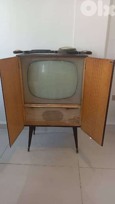 novak tv 1950s good condition