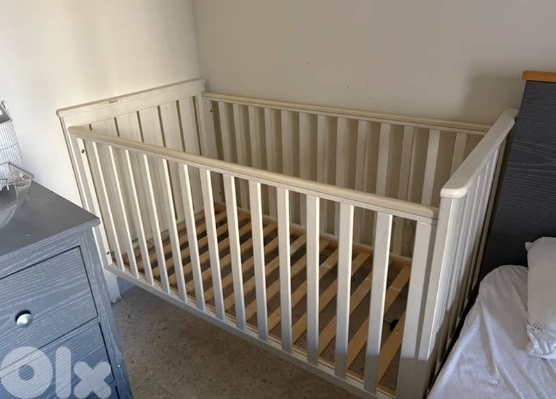 Crib, 1 mattresse, blanket & mosquito net تخت بيبي مع أغطية وطقم 0