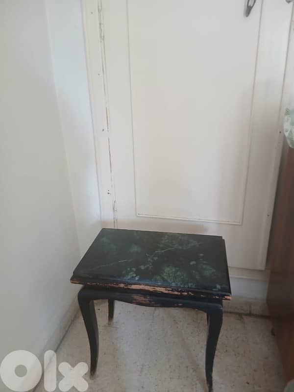 3 tables marbre. . . . Marbre tres bon etat 1