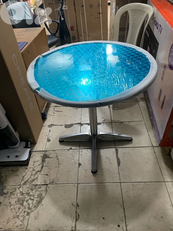 طاوله مستديره استانلس استيل كتير مرتبة جديده 0
