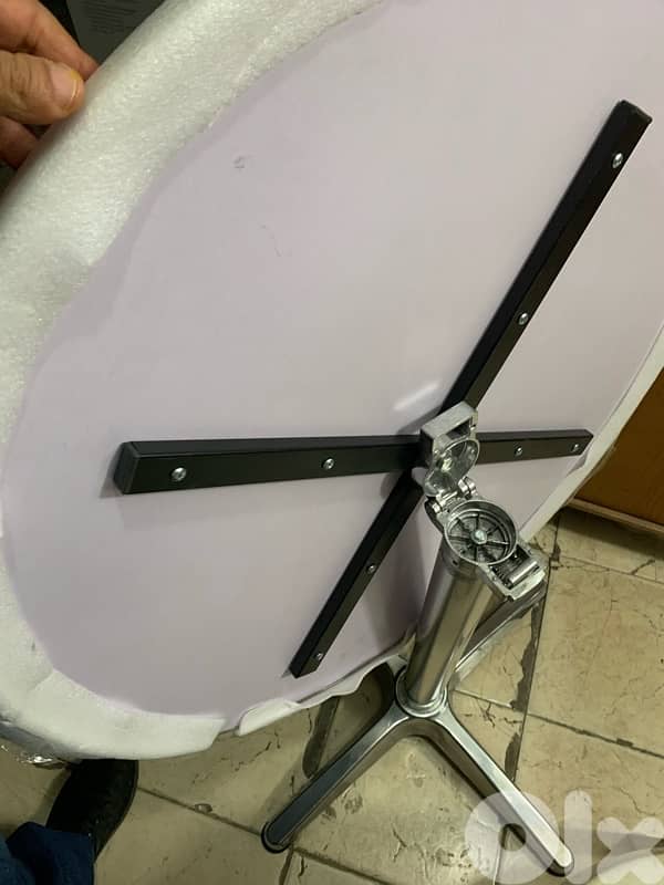 طاوله مستديره استانلس استيل كتير مرتبة جديده 1