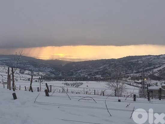 PRIME LAND in IYOUN AL SIMAN with Amazing View أرض في فقرا ٥٧٥ م٢ 3