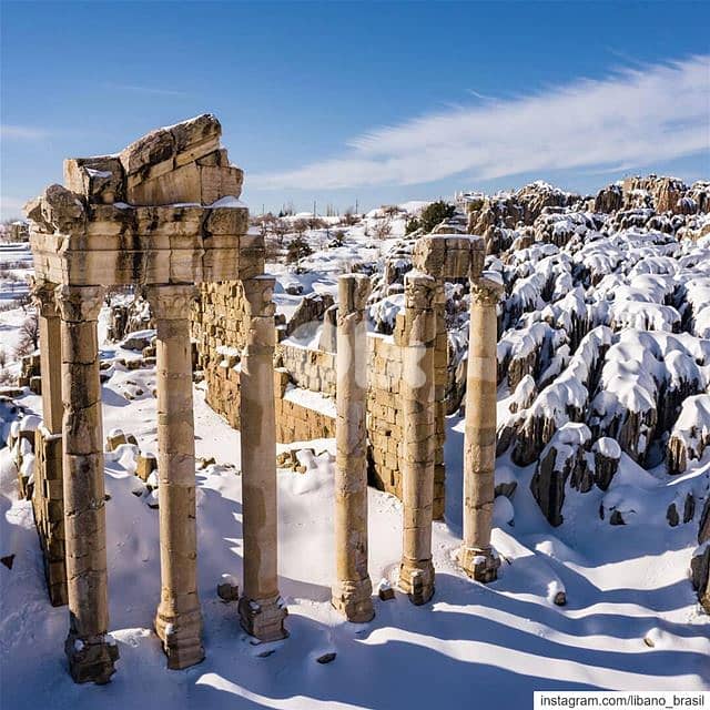 PRIME LAND in IYOUN AL SIMAN with Amazing View أرض في فقرا ٥٧٥ م٢ 4