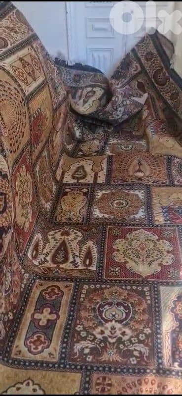 سجادة صوف قديم