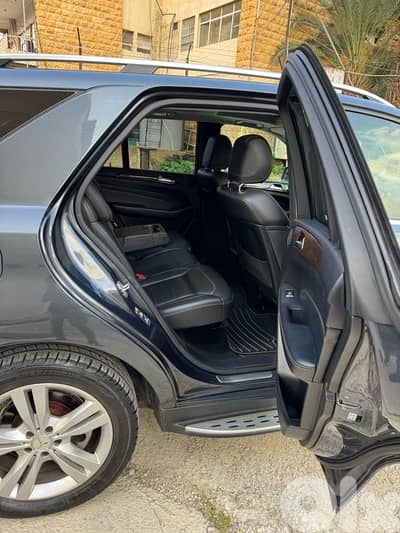 Mercedes-Benz ML-Class 2012