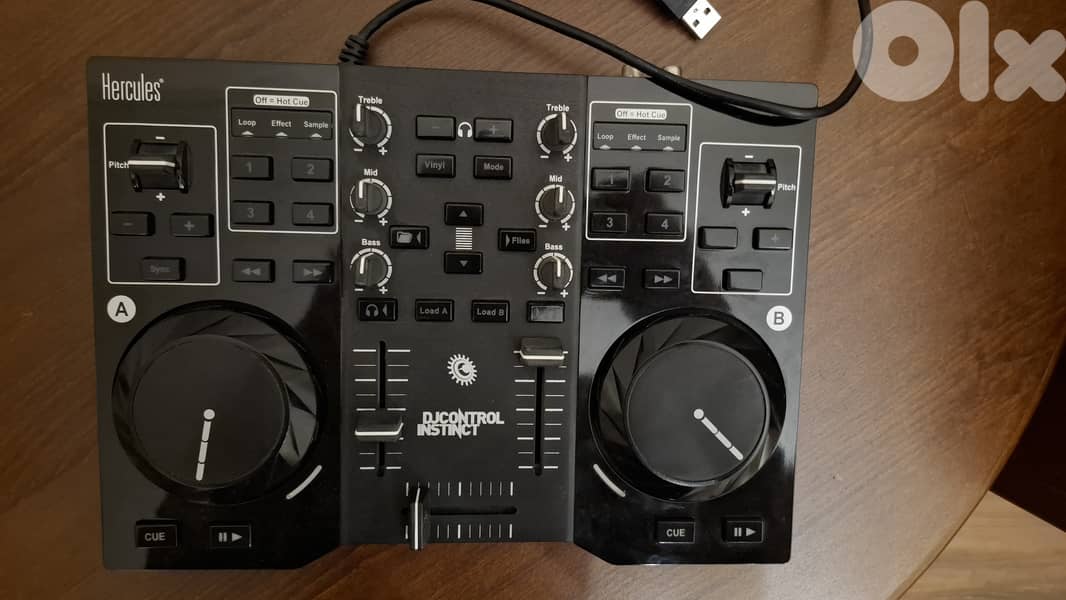Hercules DJ Control Instinct 4