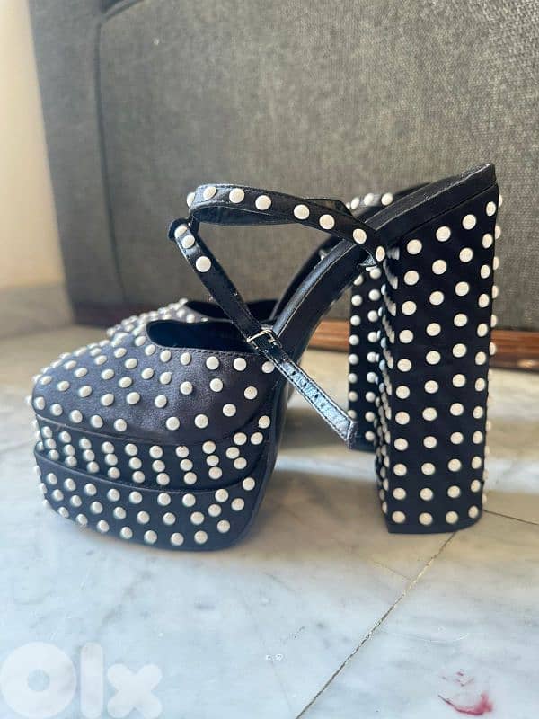 Heels, Public Desire Platform 0