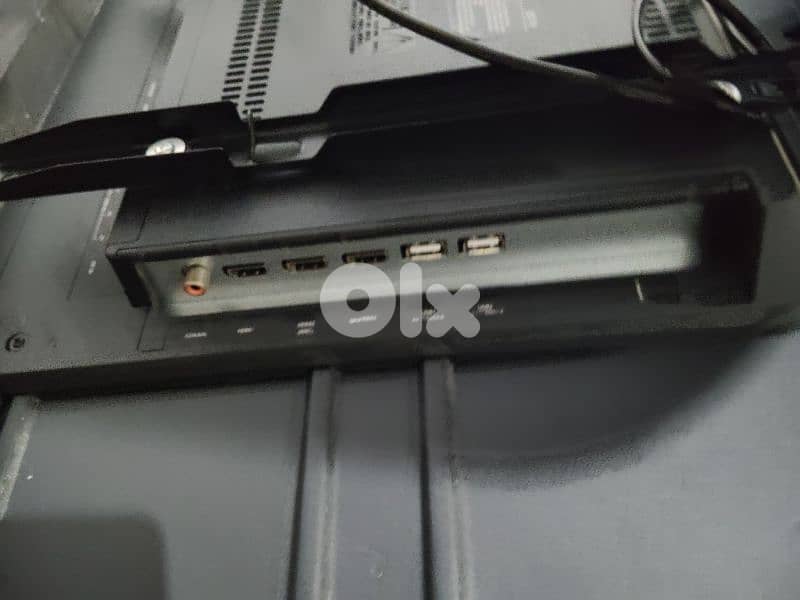 LG like new soura w sot Wala arwa3  tv made in Korea like with stand 4