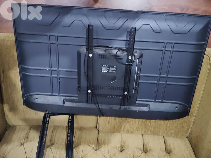 LG like new soura w sot Wala arwa3  tv made in Korea like with stand 5