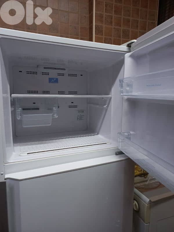 Hitachi refrigerator/ inverter 3