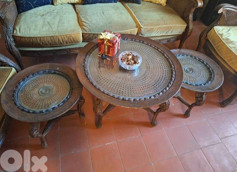 طقم طاولات صالون خشب جوز انتيك رائع جدا سعر لقطة 0